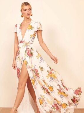 Reformation Rosey Dress - Floral print. Size large